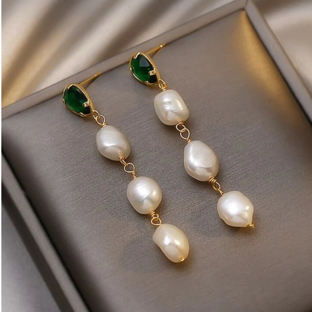 Pendientes con Colgante de Perla y Esmeralda en Oro