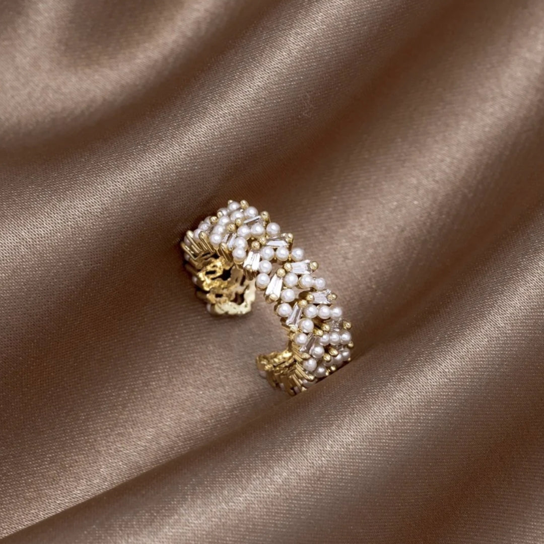 Anillo de Lujo con Perla en Oro