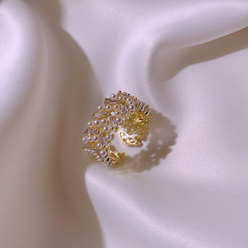 Anillo de Lujo con Perla en Oro