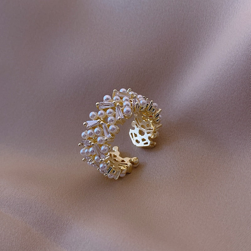 Anillo de Lujo con Perla en Oro