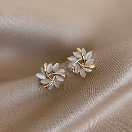 Pendientes de Botón Elegantes y Exquisitos de Ópalo en Forma de Pétalo en Círculo, en Oro