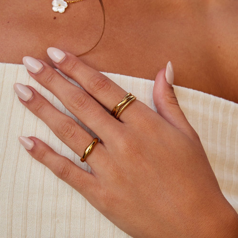 Anillo Ara Cruzado Retorcido