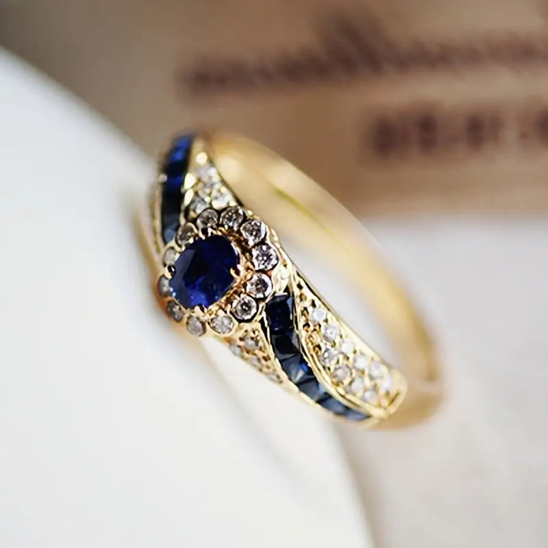 Anillo de Oro Avelisse Moraziel