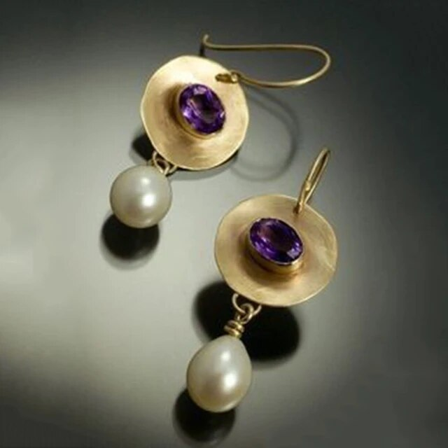 Pendientes Vintage Dorados con Circonia Morada y Perla