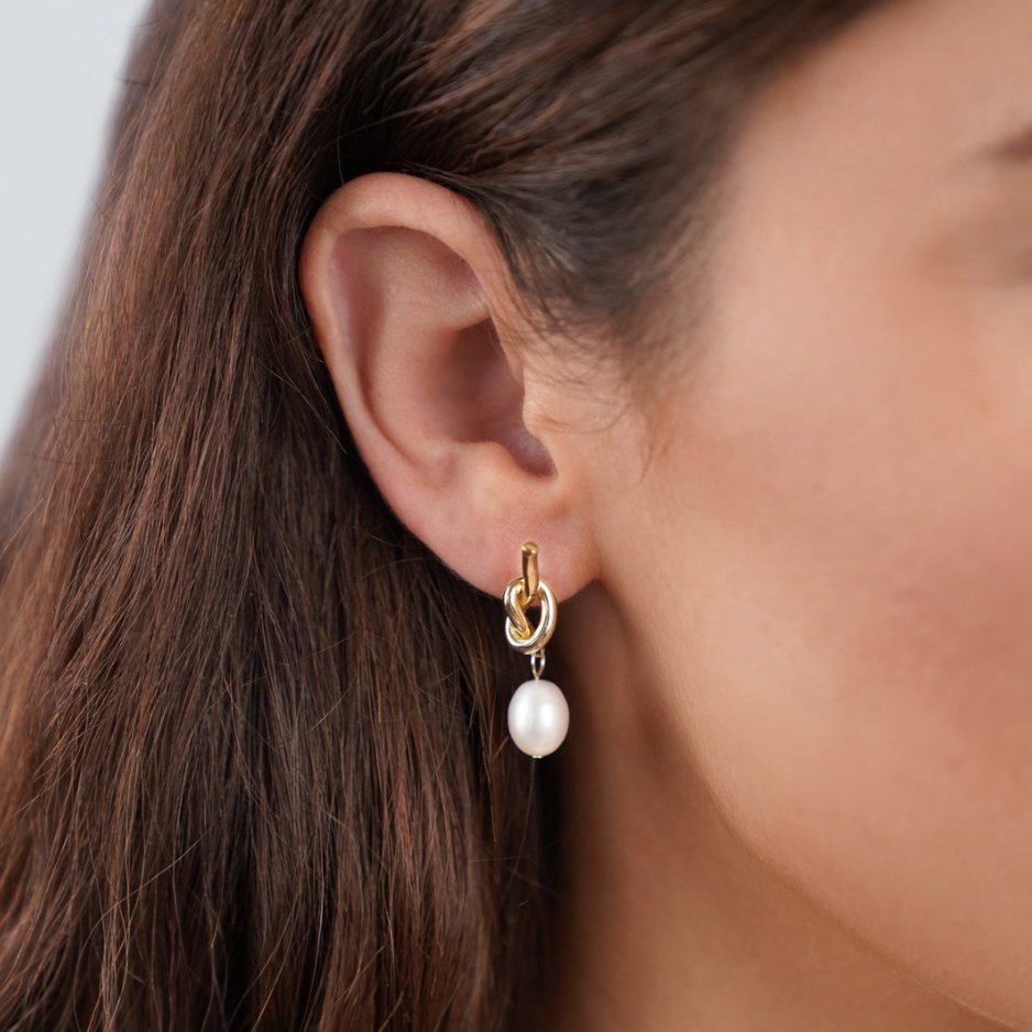 Aros Anudados de Oro y Perla de Agua Dulce