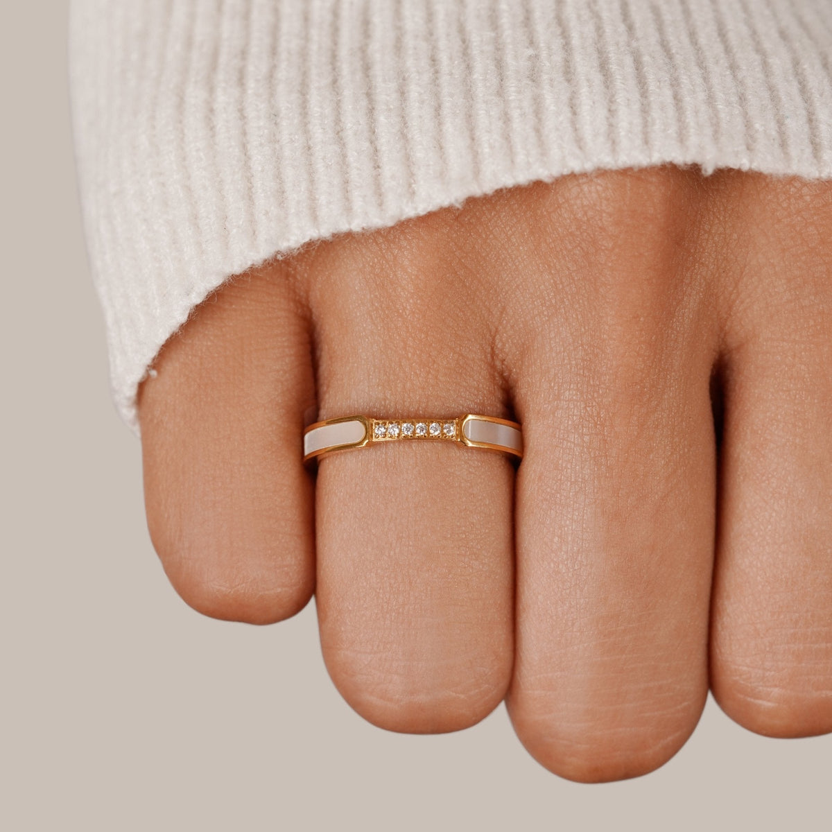 Anillo de Nácar y Cristal