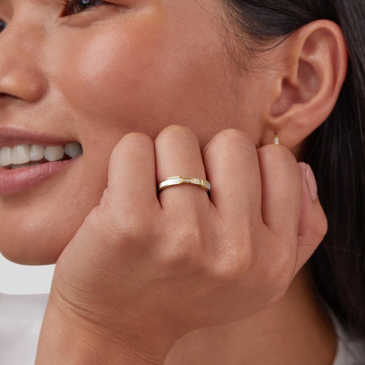 Anillo de Nácar y Cristal